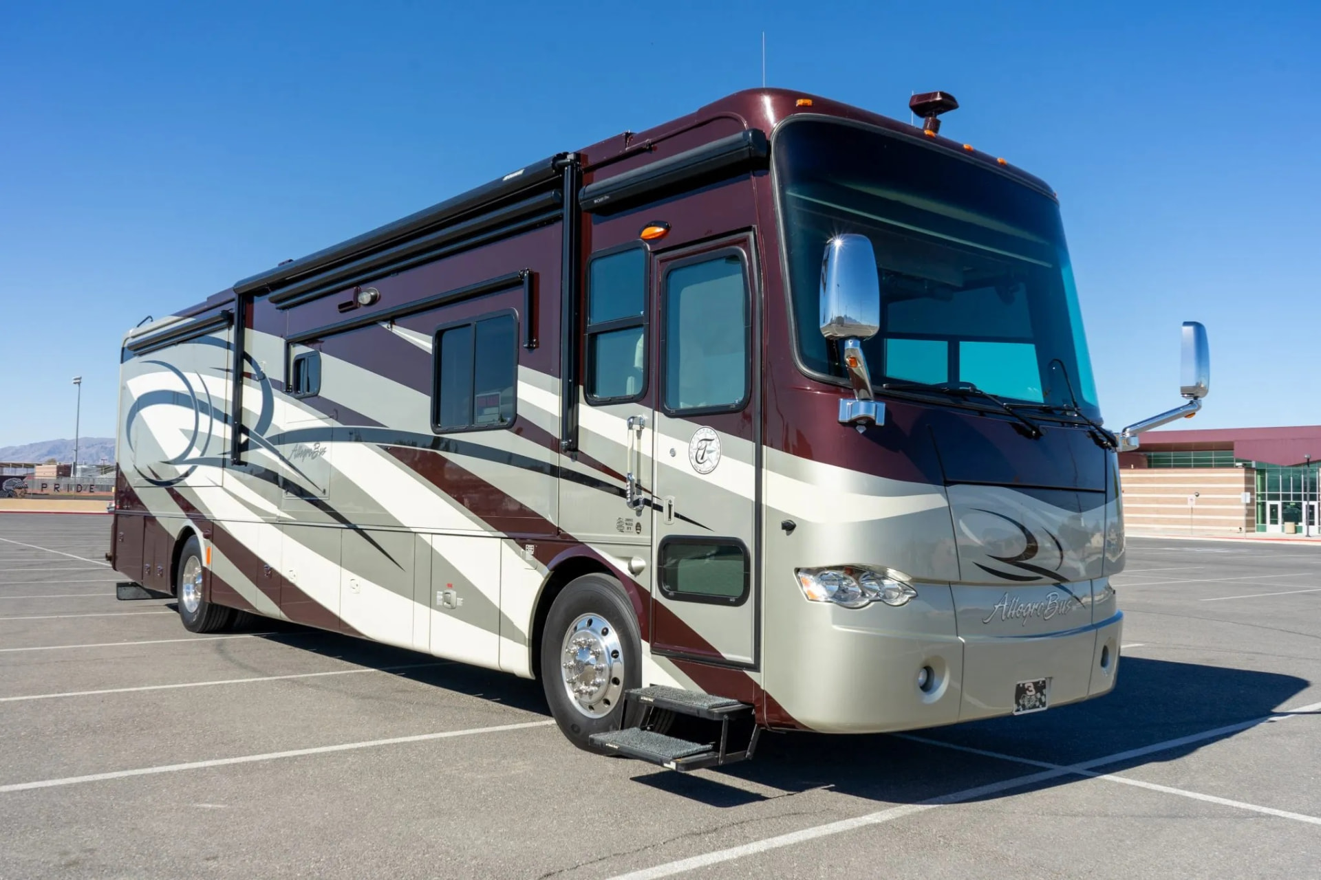 2011 Tiffin Allegro Bus 40′ Motorcoach