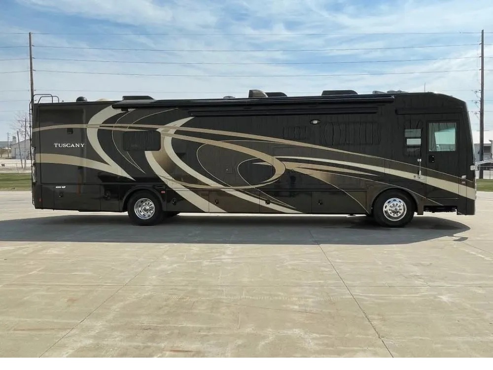 2015 Thor Motor Coach Tuscany 40DX thumbnail 4