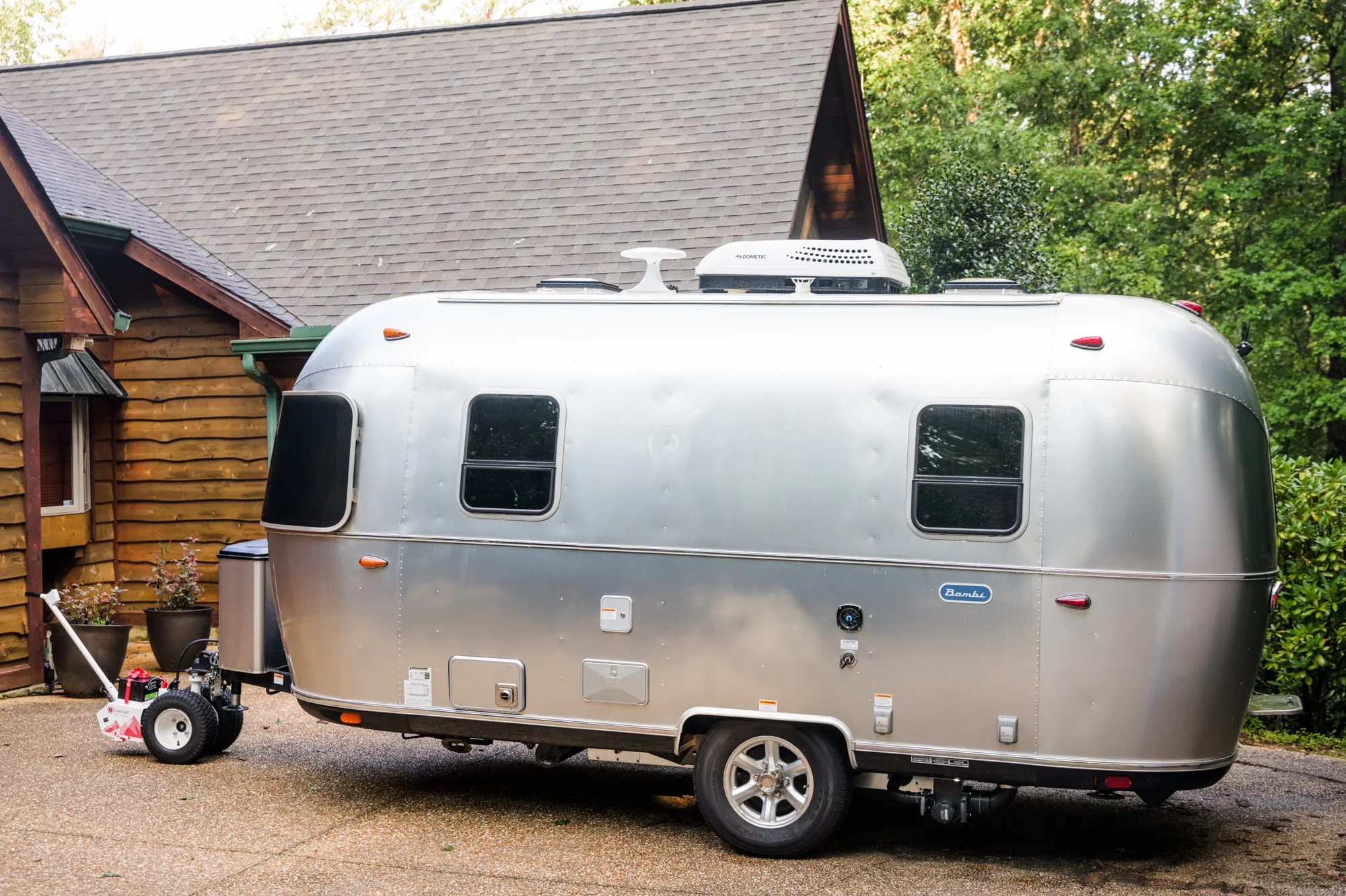 2024 Airstream Bambi 19CB thumbnail 8