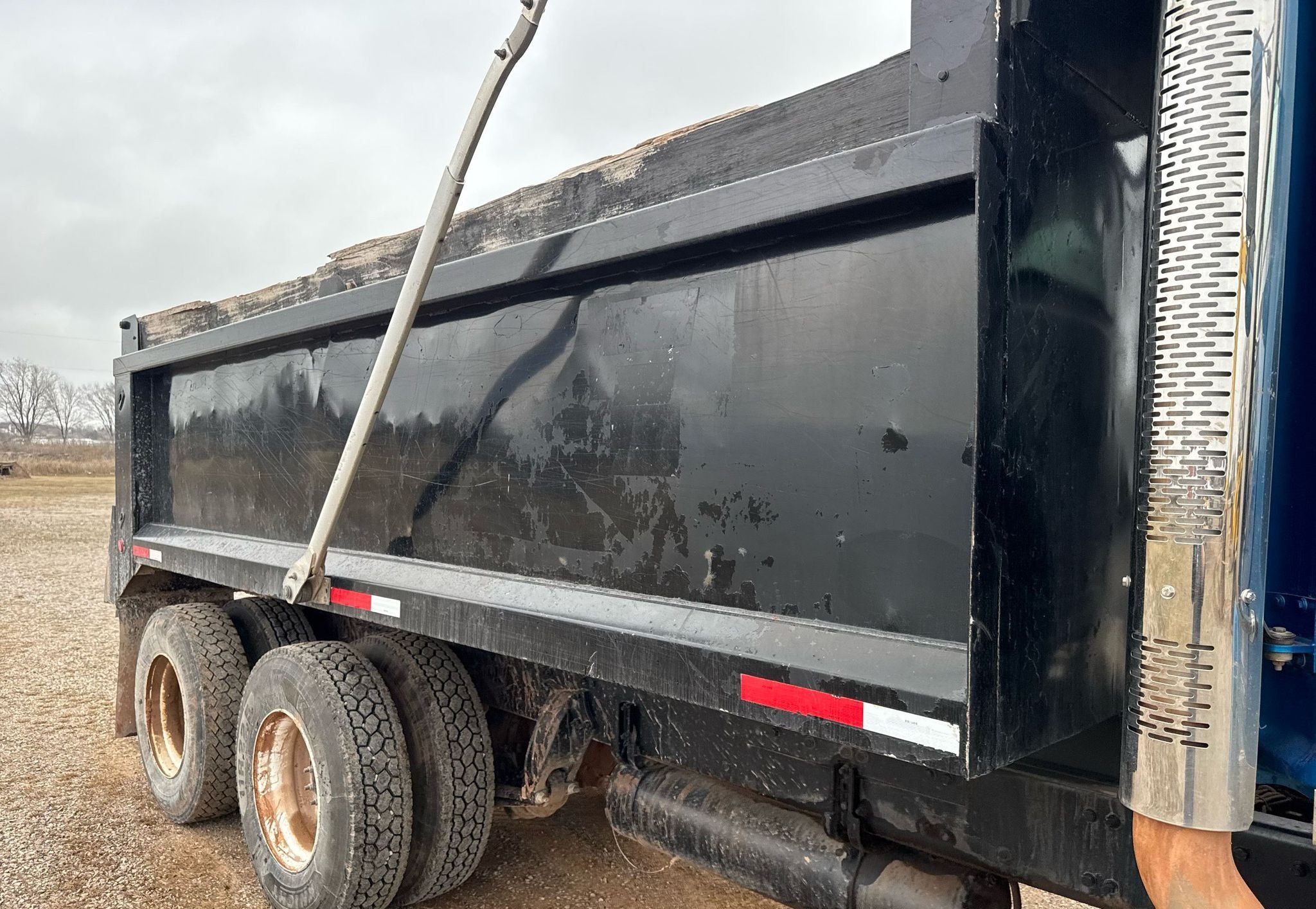 2018 Western Star 4700SF Dump Truck thumbnail 11