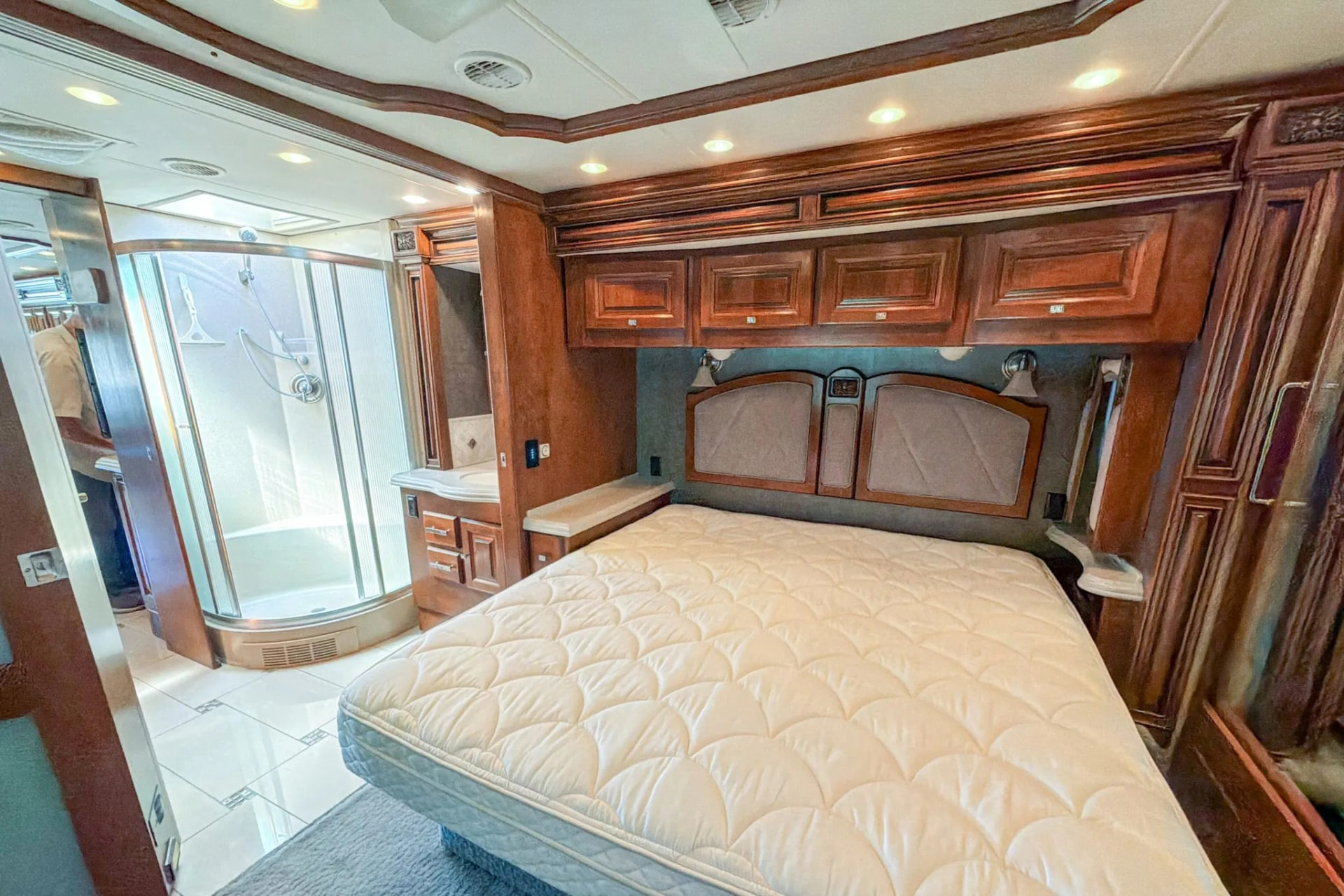 2011 Tiffin Allegro Bus 40′ Motorcoach thumbnail 6