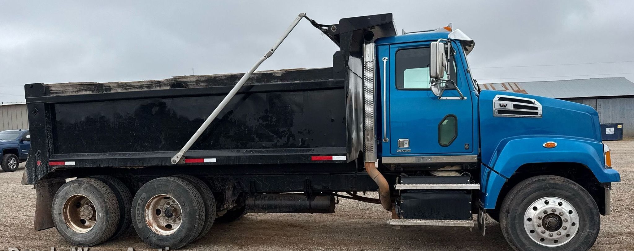 2018 Western Star 4700SF Dump Truck thumbnail 3