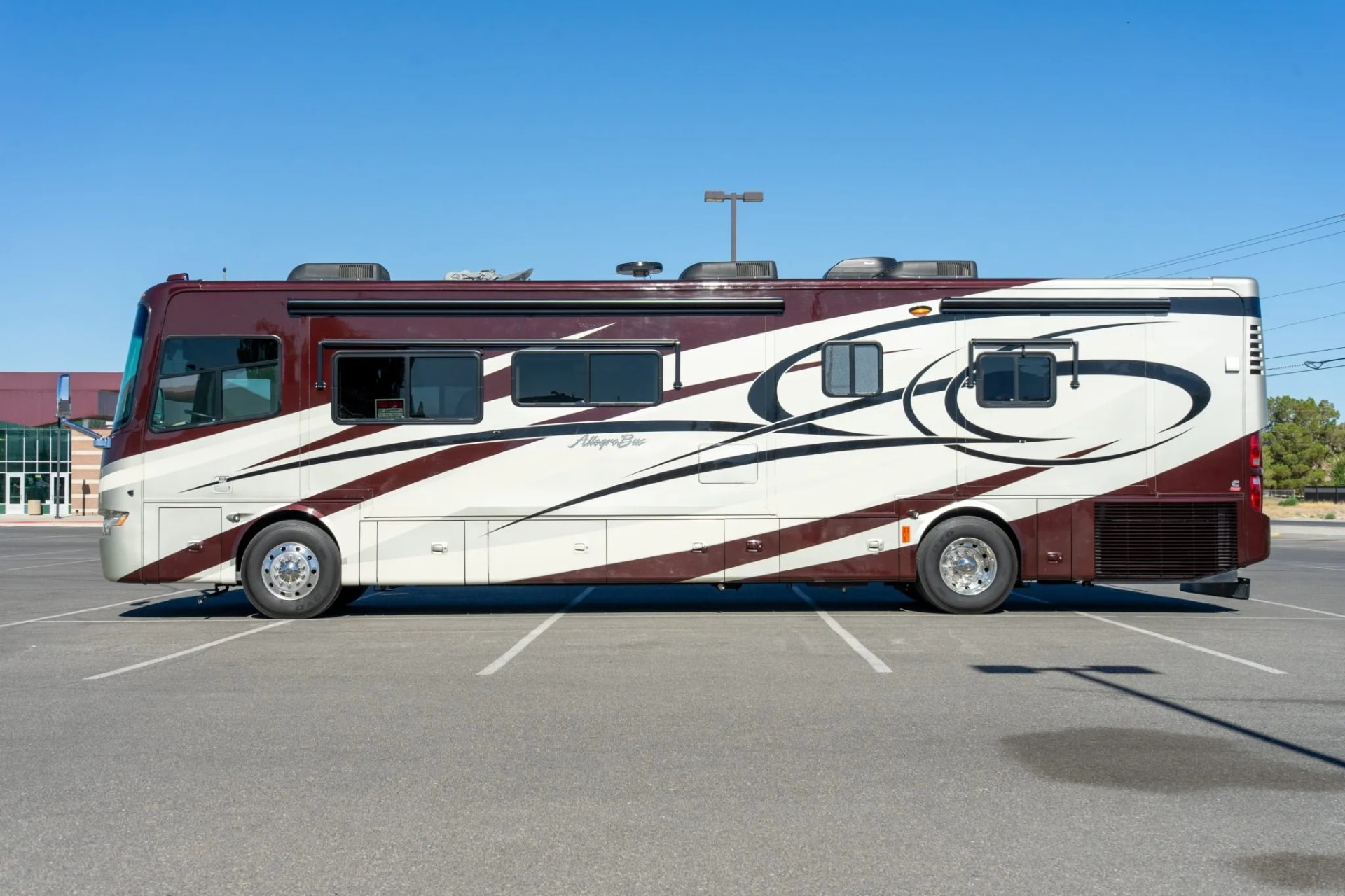 2011 Tiffin Allegro Bus 40′ Motorcoach thumbnail 10