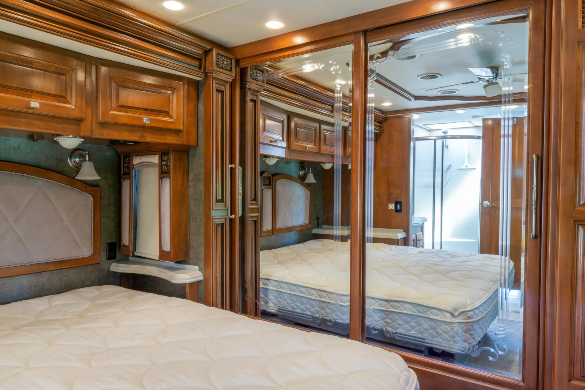 2011 Tiffin Allegro Bus 40′ Motorcoach thumbnail 4