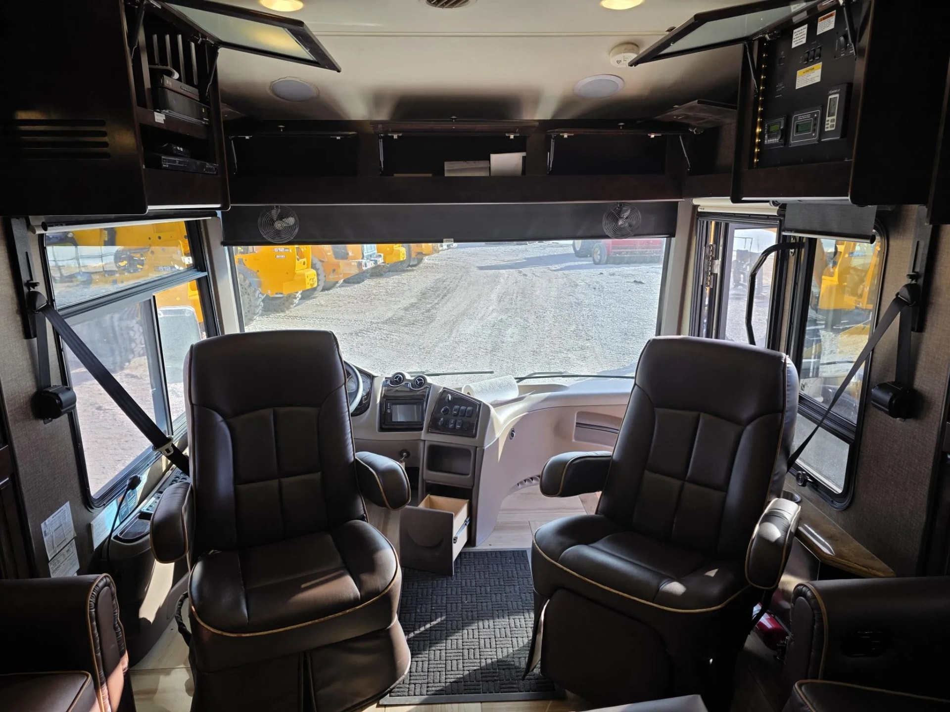 2015 Thor Motor Coach Tuscany 40DX thumbnail 6